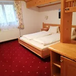 Berggasthof Hintergfoell Fogadó 3*